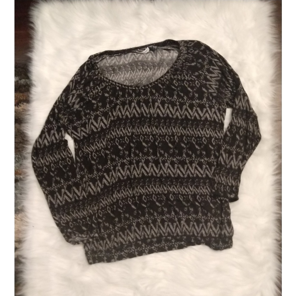 Maurices B&W tribal shirt size 2x